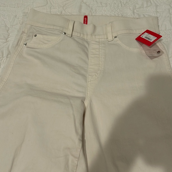 NWT SPANX seemed front white leg ecru color jeans.  M/M/M regular length - Picture 1 of 6